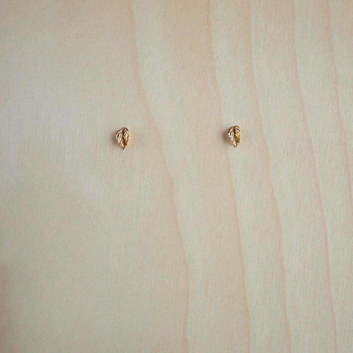 Mini Leaf Studs 9ct Gold