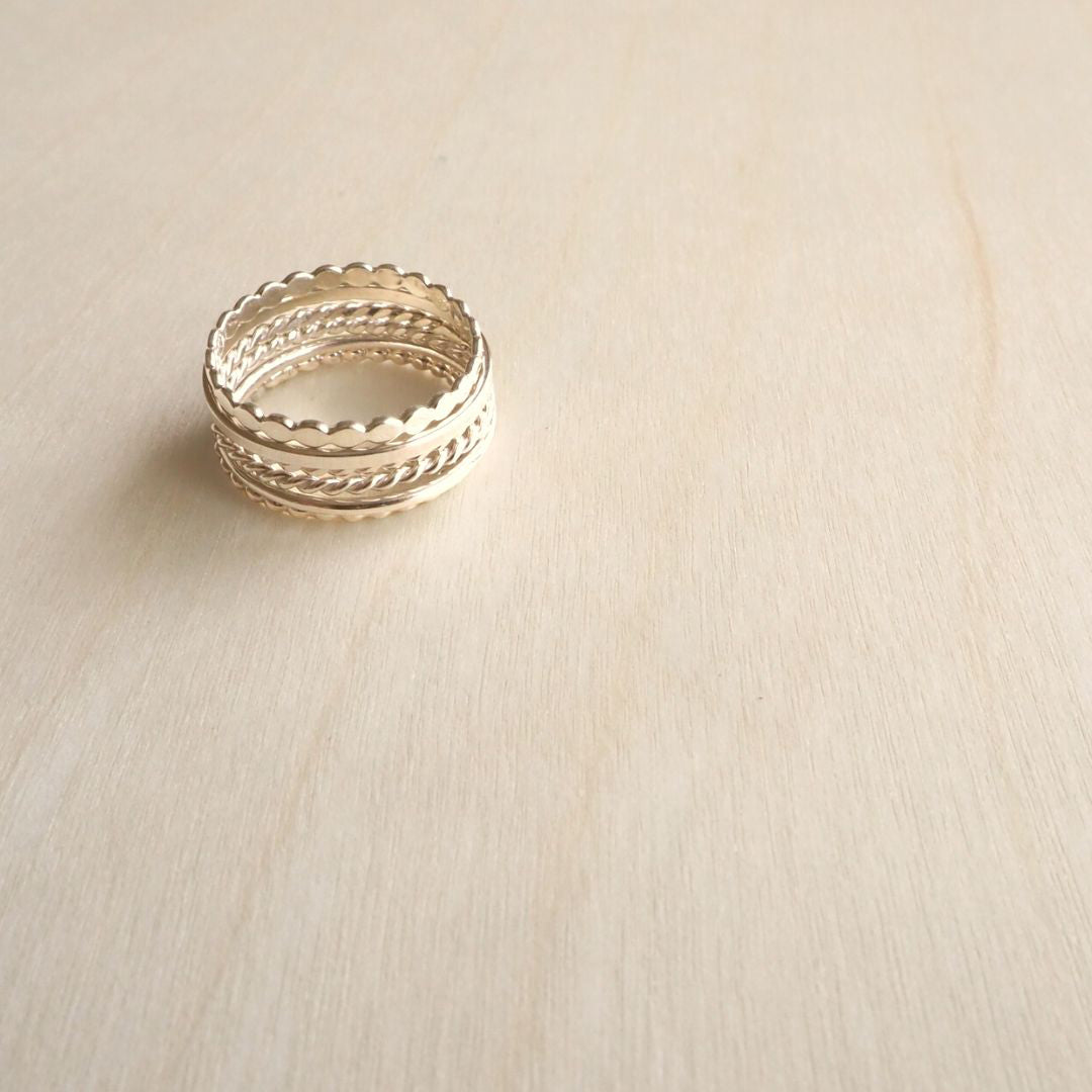 Gold Thin Rope Ring